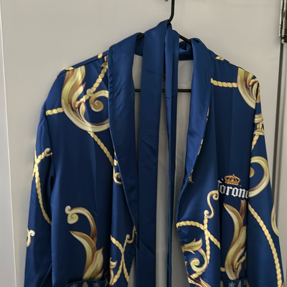 Limited edition Snoop Dogg-inspired Robe